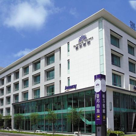 Taipung Suites Тайнань Экстерьер фото