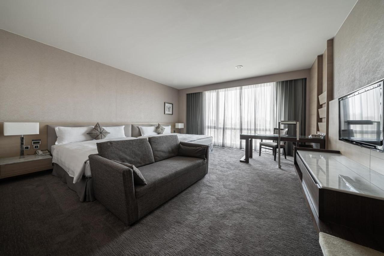 Taipung Suites Тайнань Экстерьер фото