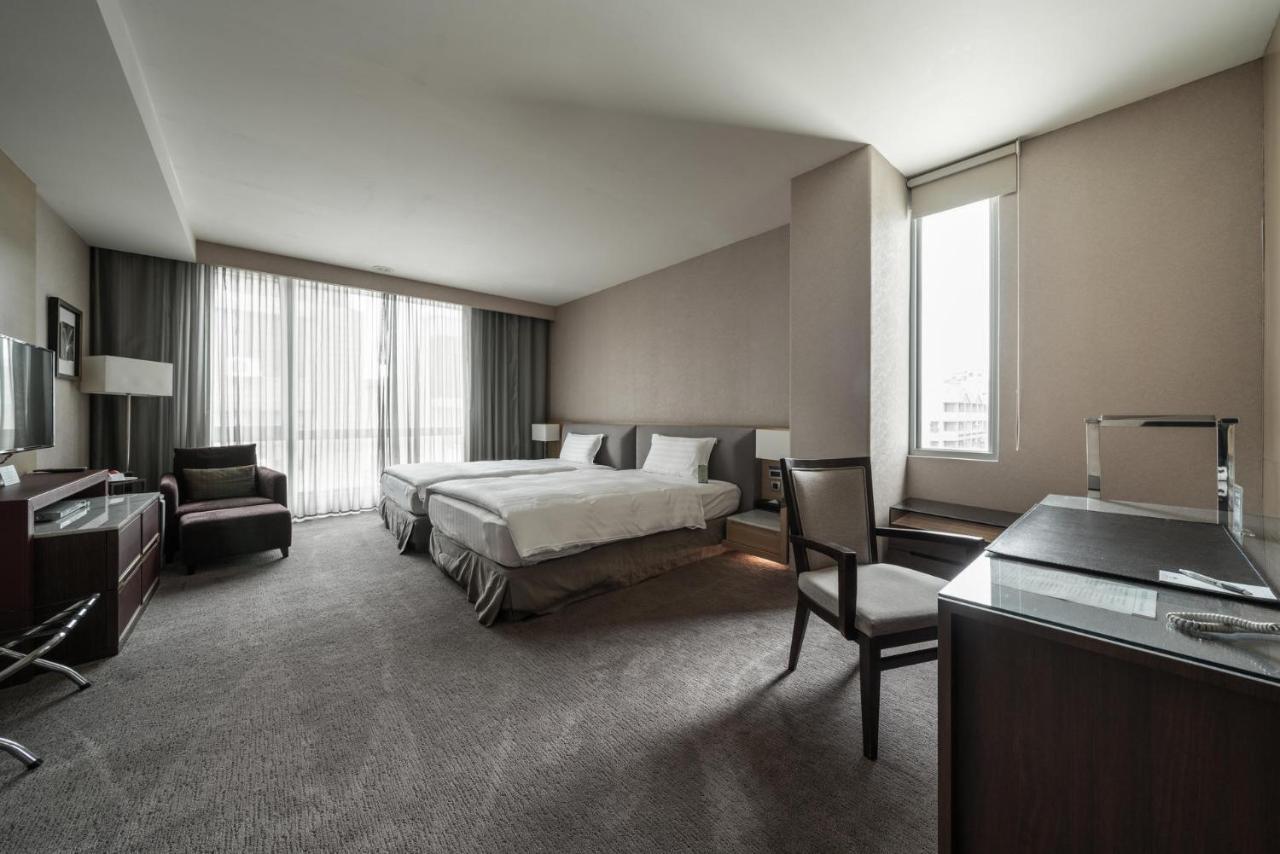 Taipung Suites Тайнань Экстерьер фото