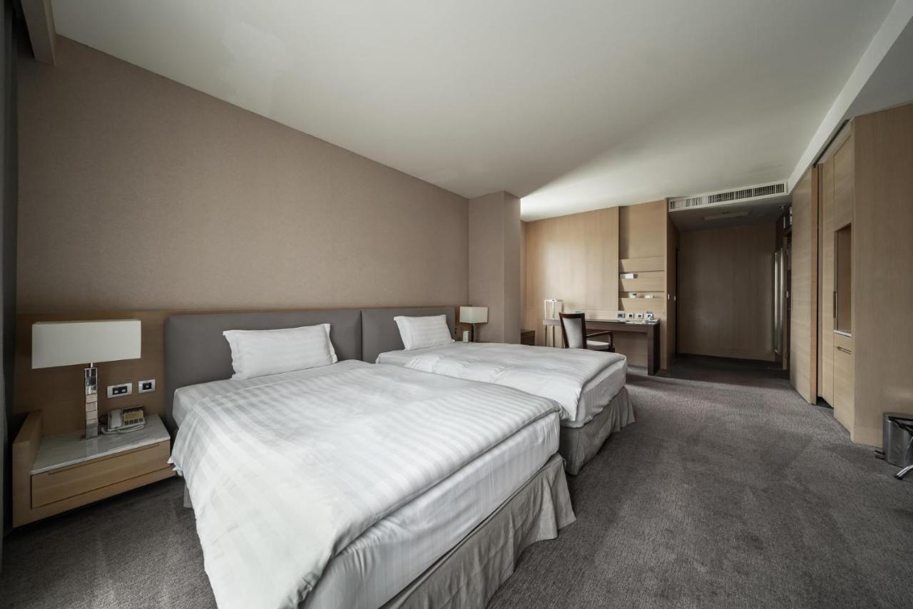 Taipung Suites Тайнань Экстерьер фото